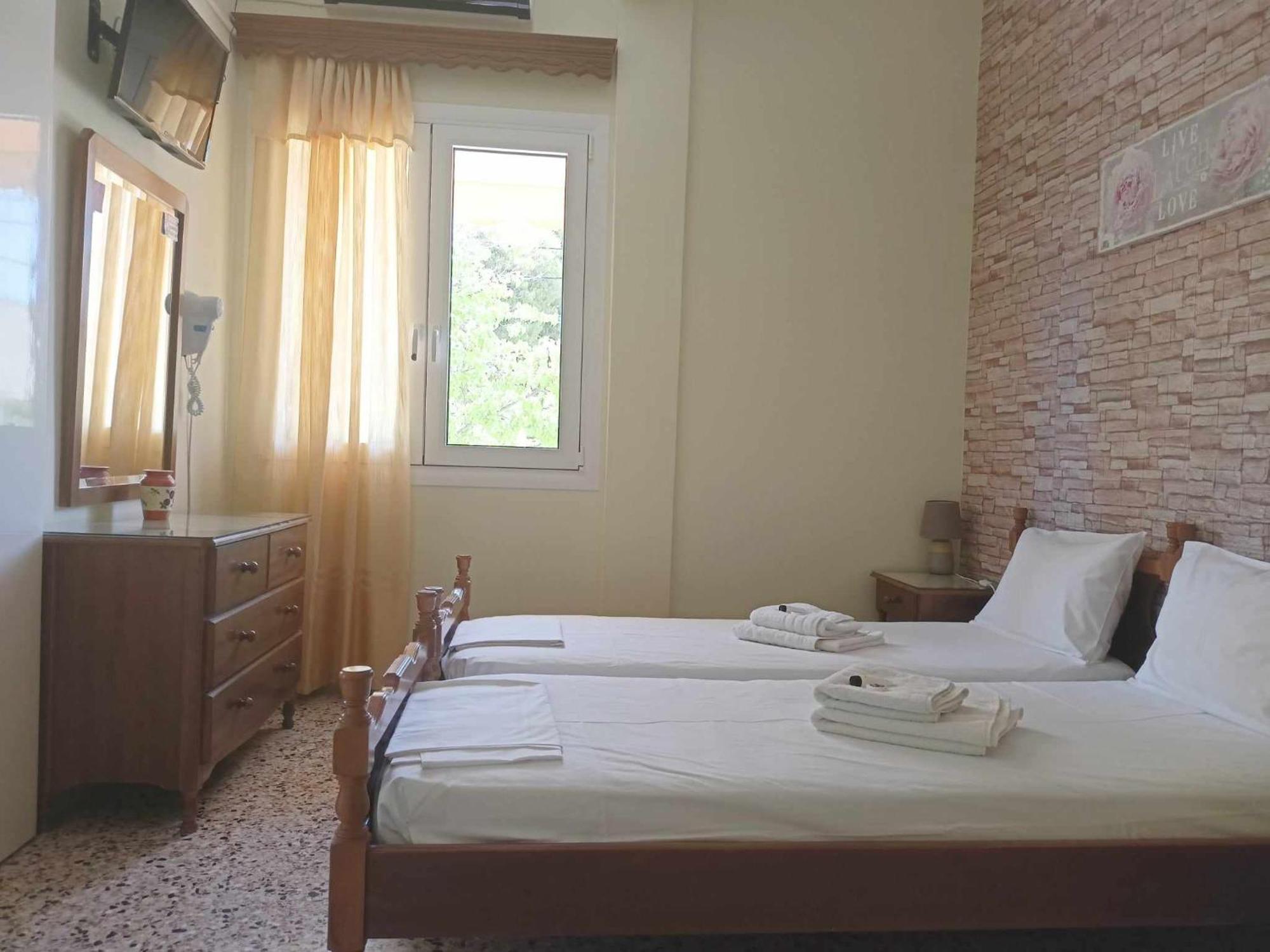 Finikas Rooms Agia Marina (Aegina) Exterior foto