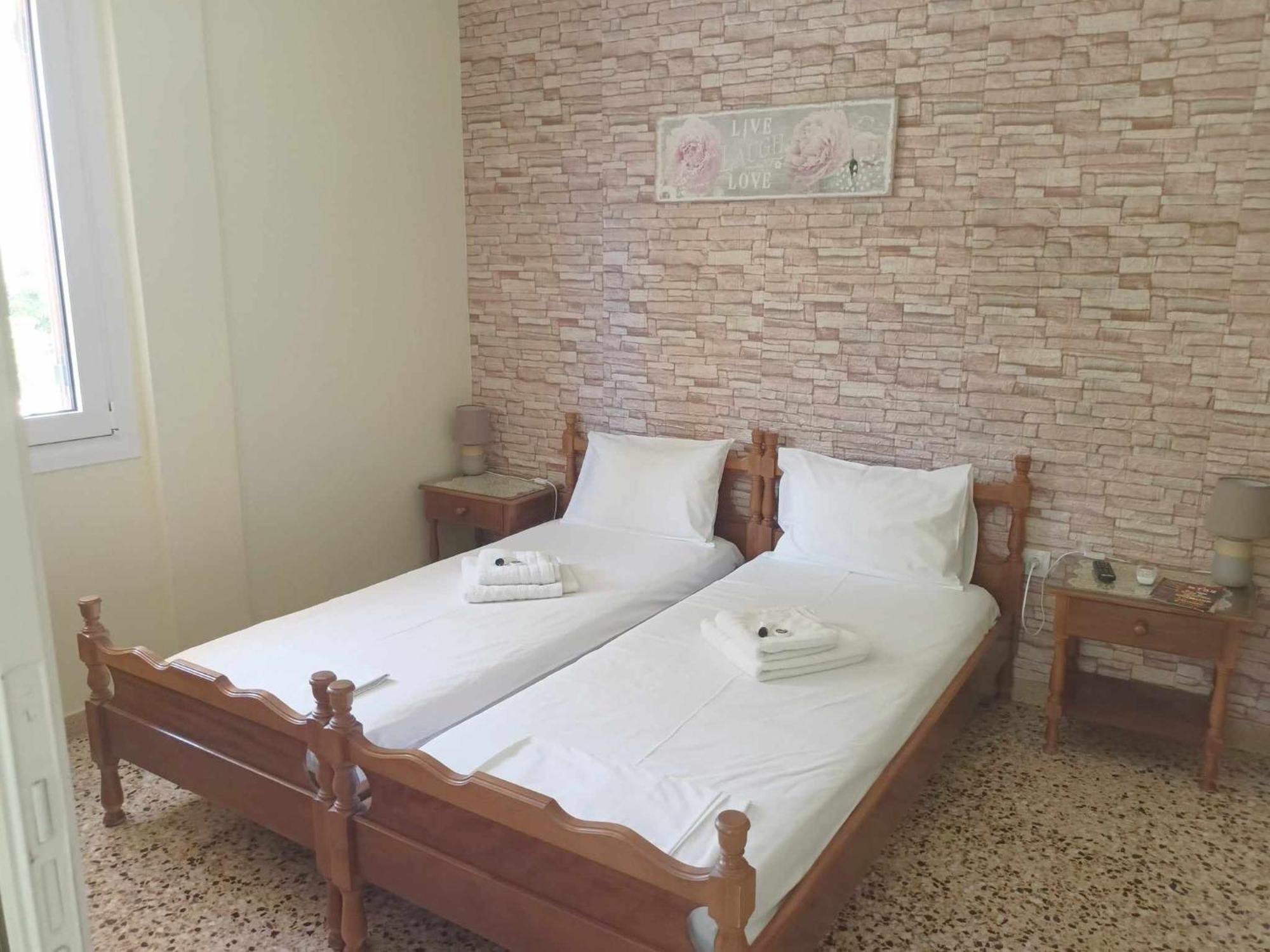 Finikas Rooms Agia Marina (Aegina) Exterior foto