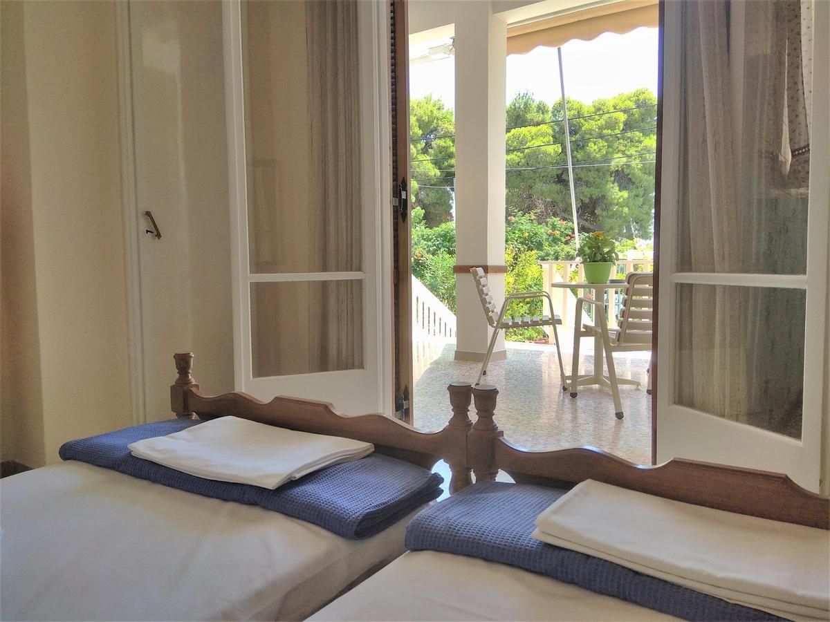 Finikas Rooms Agia Marina (Aegina) Exterior foto