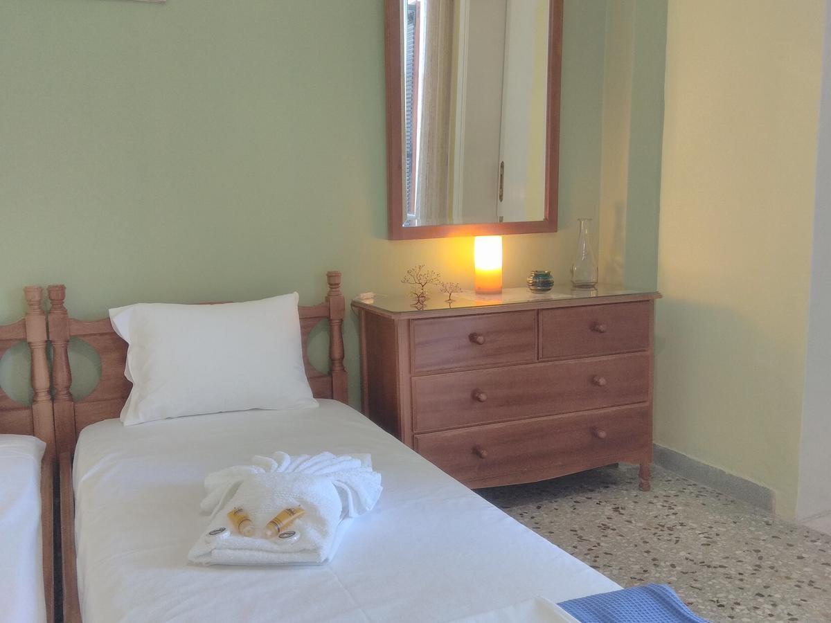 Finikas Rooms Agia Marina (Aegina) Exterior foto
