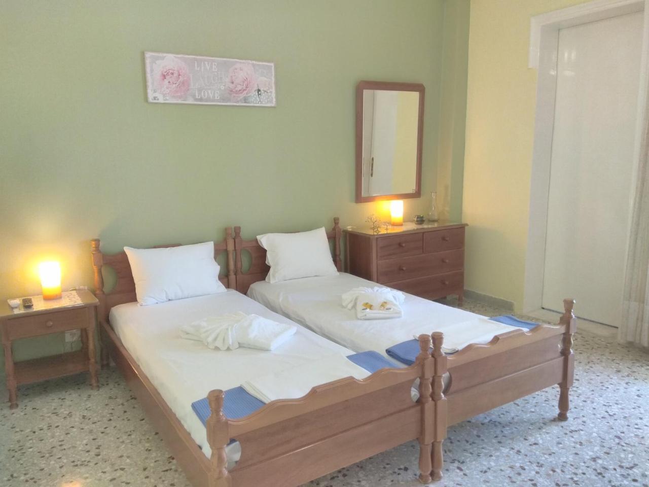 Finikas Rooms Agia Marina (Aegina) Exterior foto